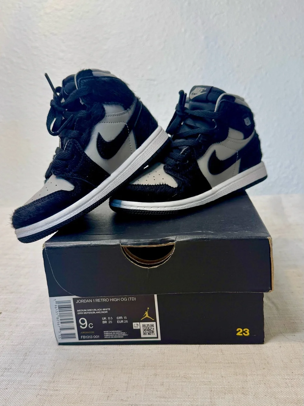 Nike Jordan 1 Retro Kids High-Top Sneakers TD in Black and Grey